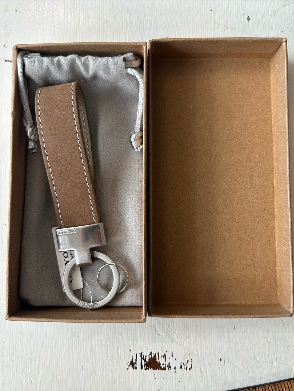 Gipyon Leatherware key ring, key chain tan